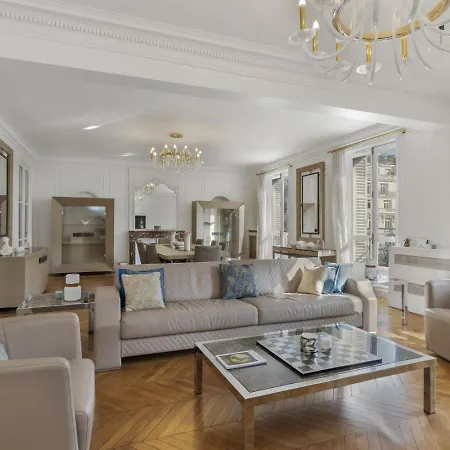 Luxury 5 Bed - Opposite Arc De Triomphe *