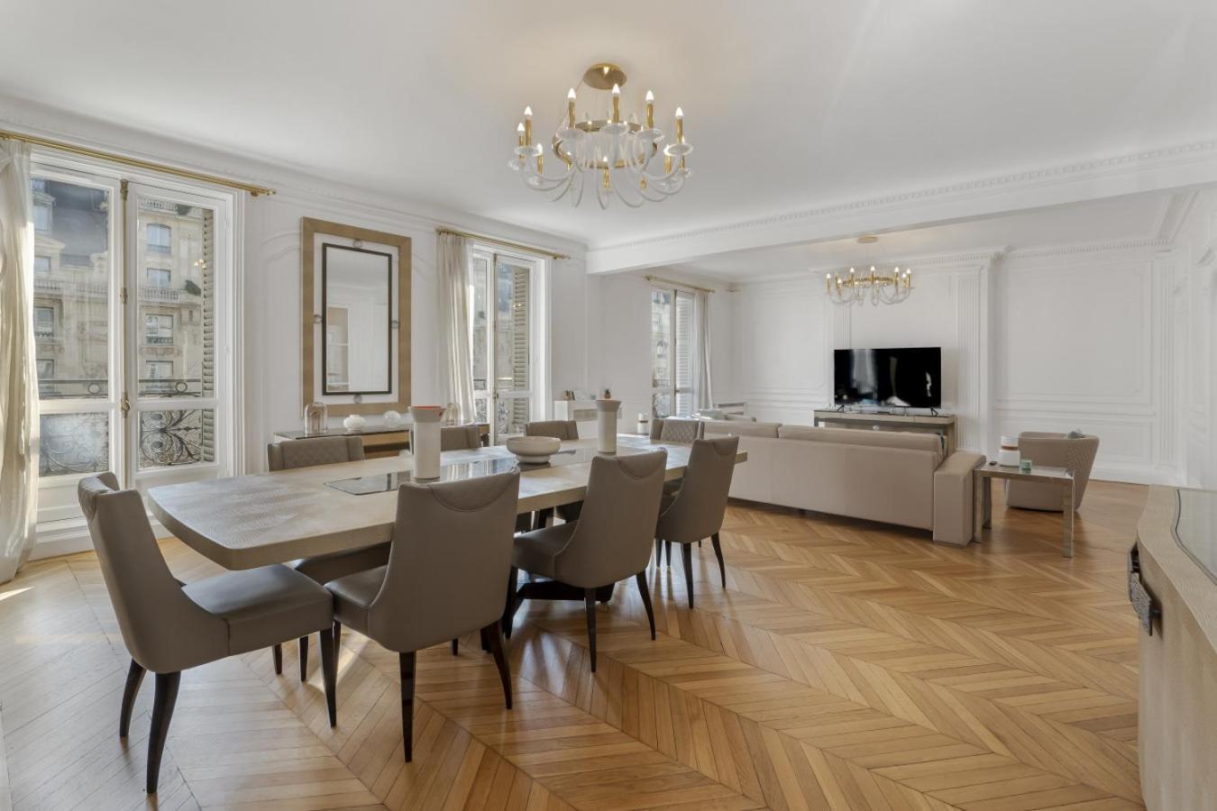 Luxury 5 Bed - Opposite Arc De Triomphe *
